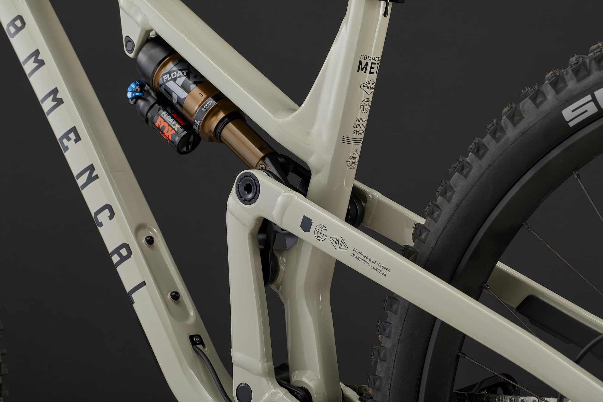 COMMENCAL META V5 T-TYPE CHALK image number null